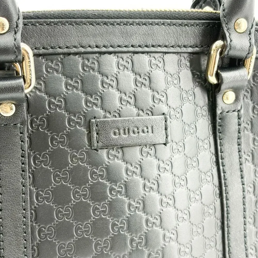 Gucci delivery duty